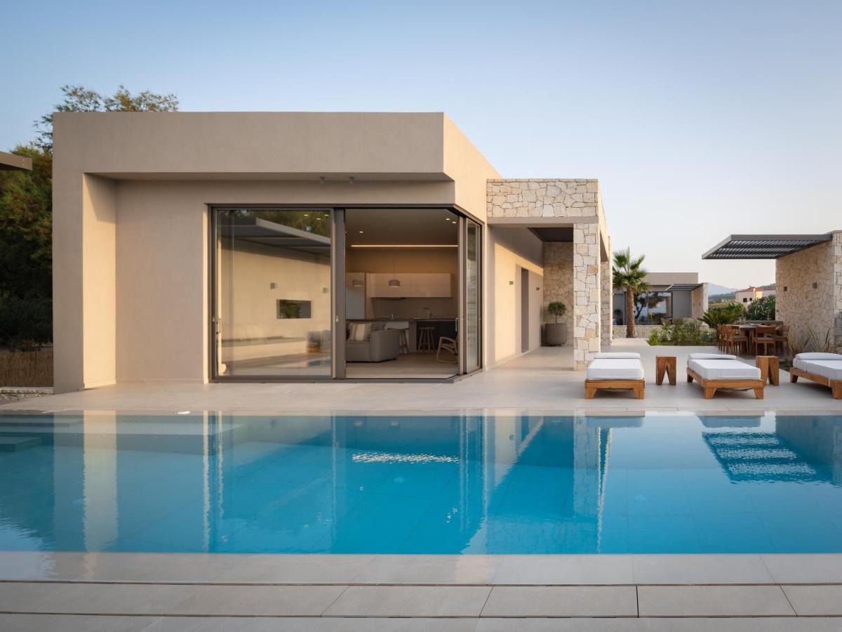 Artemis Seafront Villa, An Evanescence Sea Retreat, By Thinkvilla Ταυρωνίτης Εξωτερικό φωτογραφία