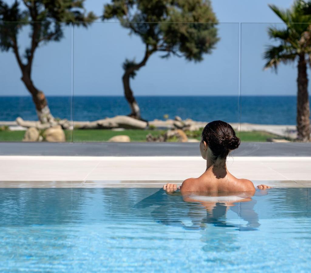 Artemis Seafront Villa, An Evanescence Sea Retreat, By Thinkvilla Ταυρωνίτης Εξωτερικό φωτογραφία