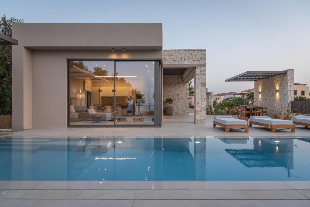 Artemis Seafront Villa, An Evanescence Sea Retreat, By Thinkvilla Ταυρωνίτης Εξωτερικό φωτογραφία