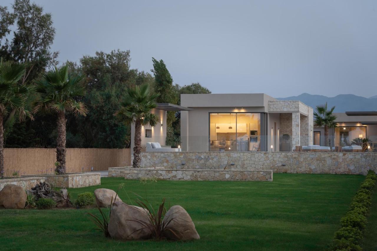 Artemis Seafront Villa, An Evanescence Sea Retreat, By Thinkvilla Ταυρωνίτης Εξωτερικό φωτογραφία
