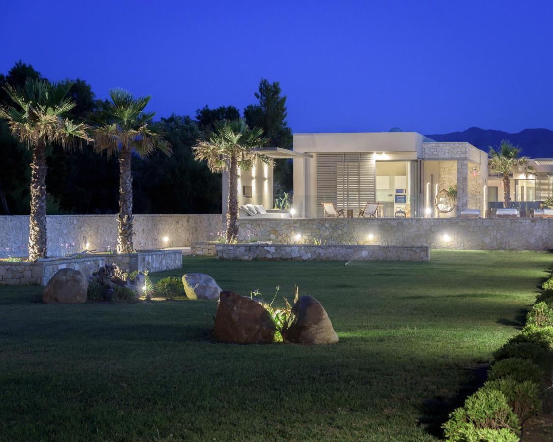 Artemis Seafront Villa, An Evanescence Sea Retreat, By Thinkvilla Ταυρωνίτης Εξωτερικό φωτογραφία